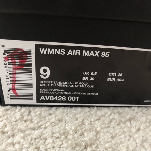 Nike Women’s Airmax 95 size 9 Desert Sand/Metallic Gold